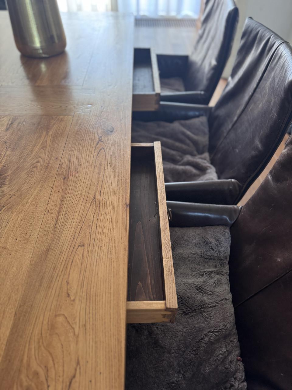Prachtige grote eettafel