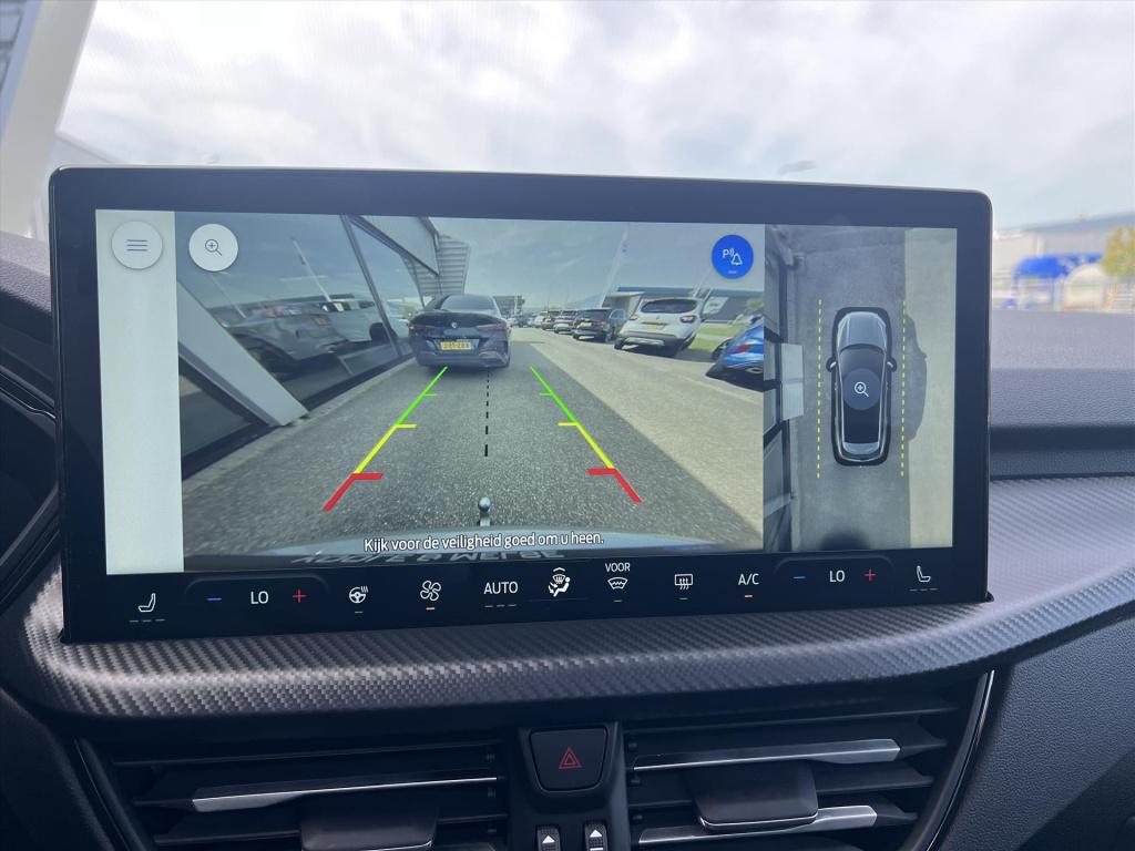 Ford Kuga 2.5 phev 243pk e-cvt st-line x , trekhaak , panodak , winterpack 