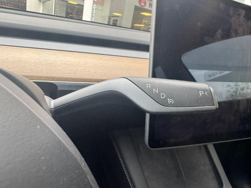 Tesla Model Y long range awd 75 kwh