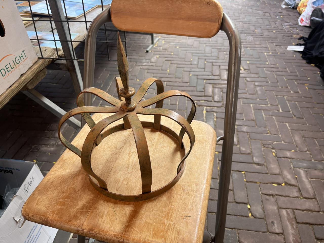 Kroon van metaal
