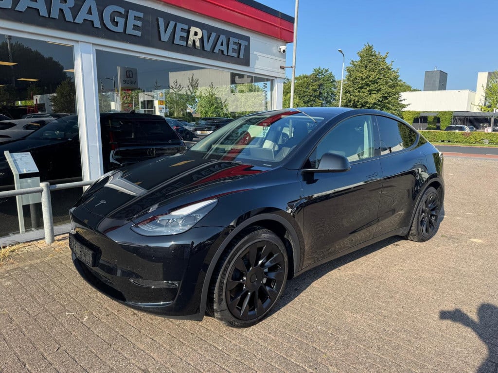 Tesla Model Y long range awd 75 kwh