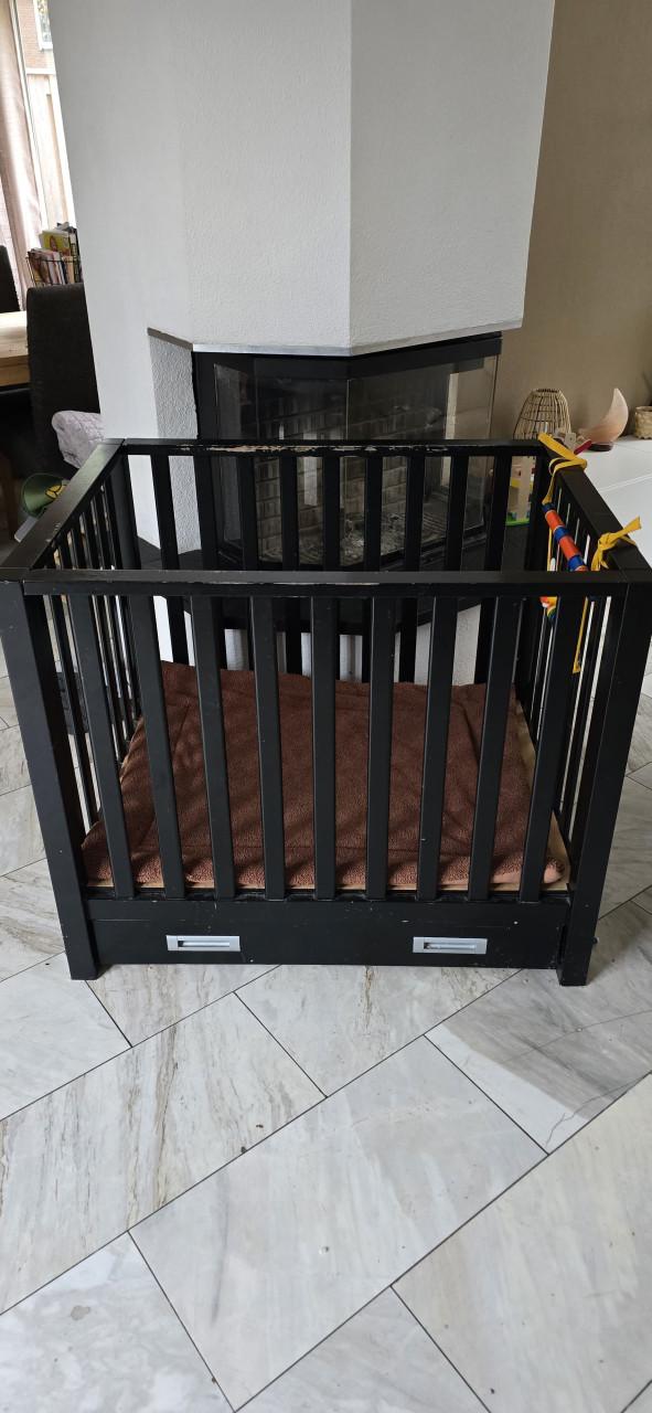 TWF Box Lieke zwart in hoogte verstelbaar inclusief boxlade 3 boxkleden