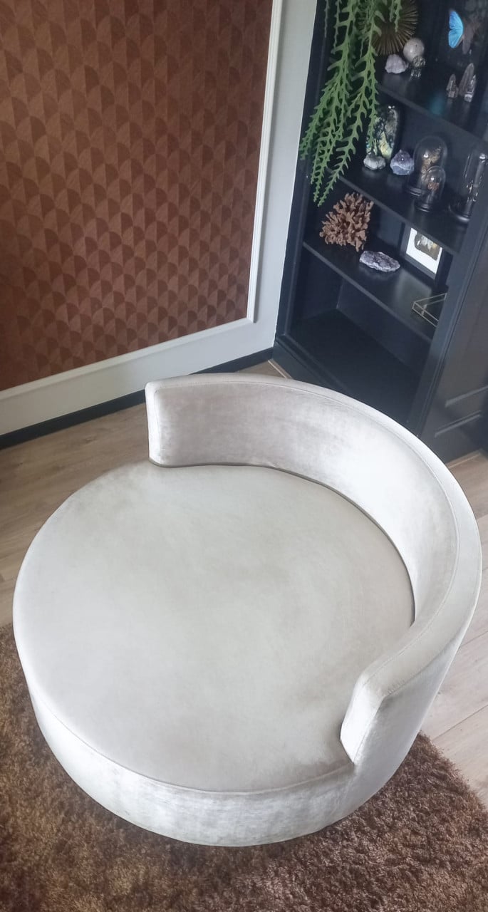 Keijser&co daybed / ronde fauteuil in luxe Chivasso stof