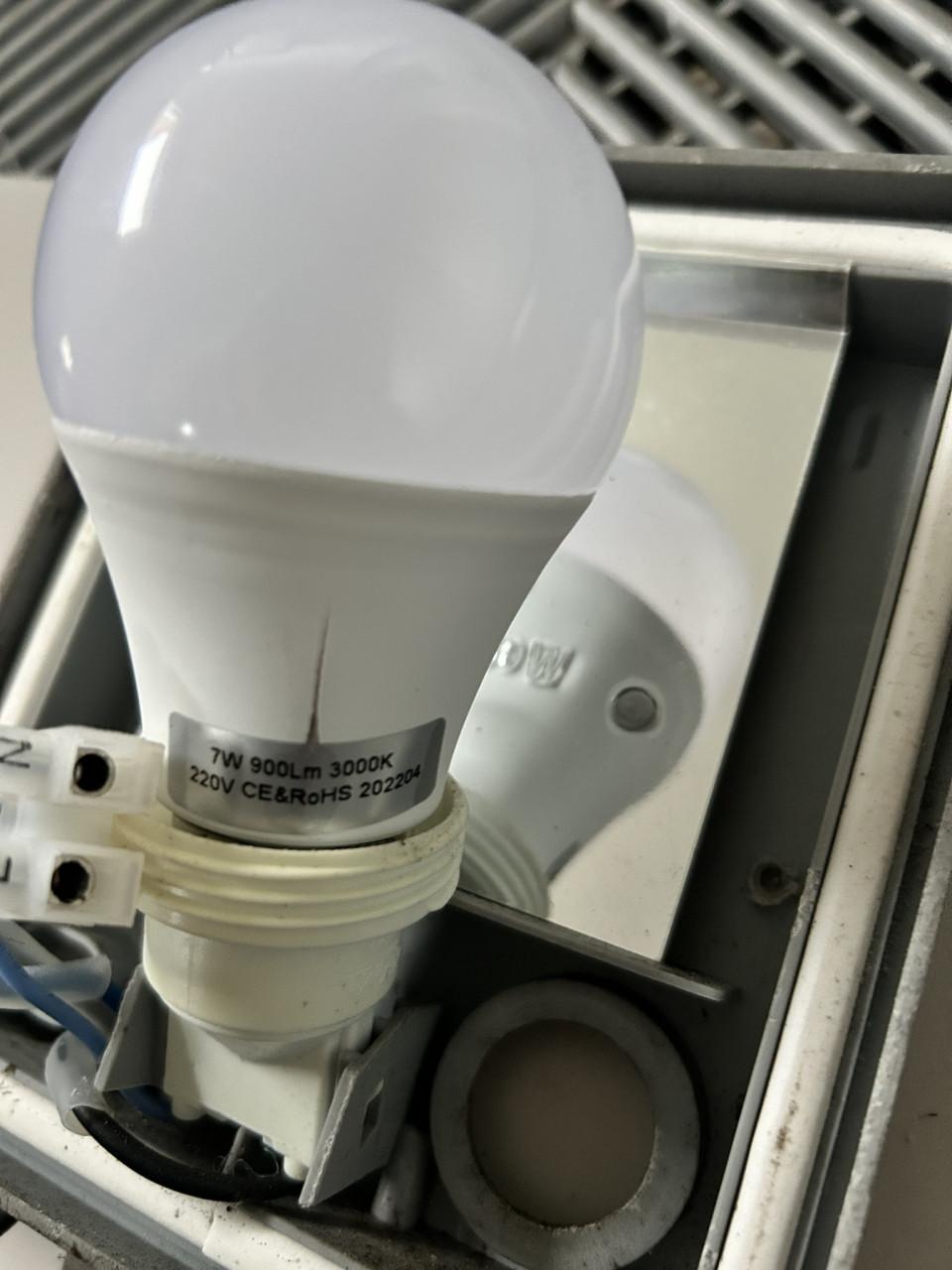 Massive rvs-buitenlamp