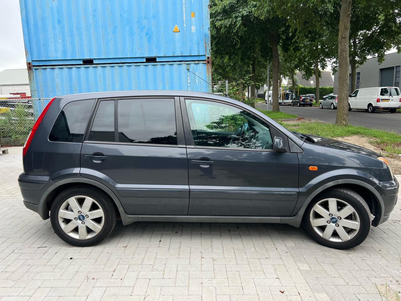 Ford Fusion 1.4-16V Futura hoge instap Jaar apk