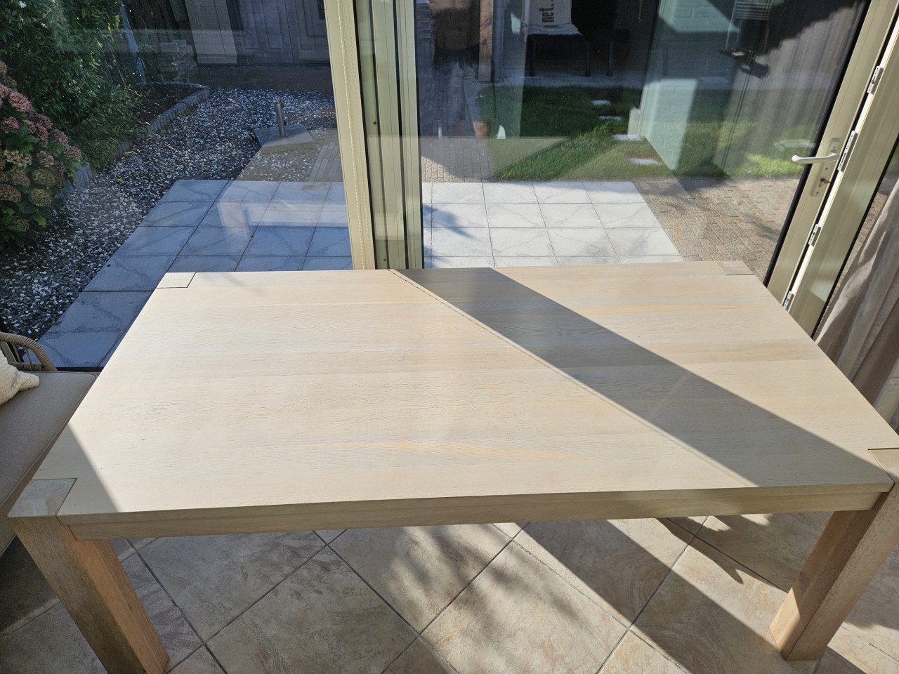 Massief houten eettafel