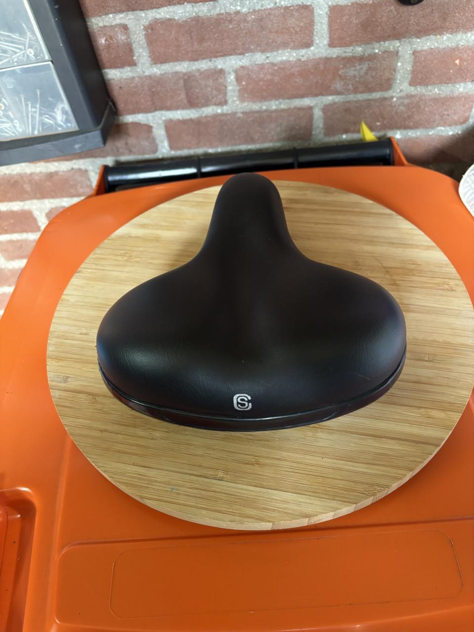 3x Fietszadel+Loodgieter accessoire