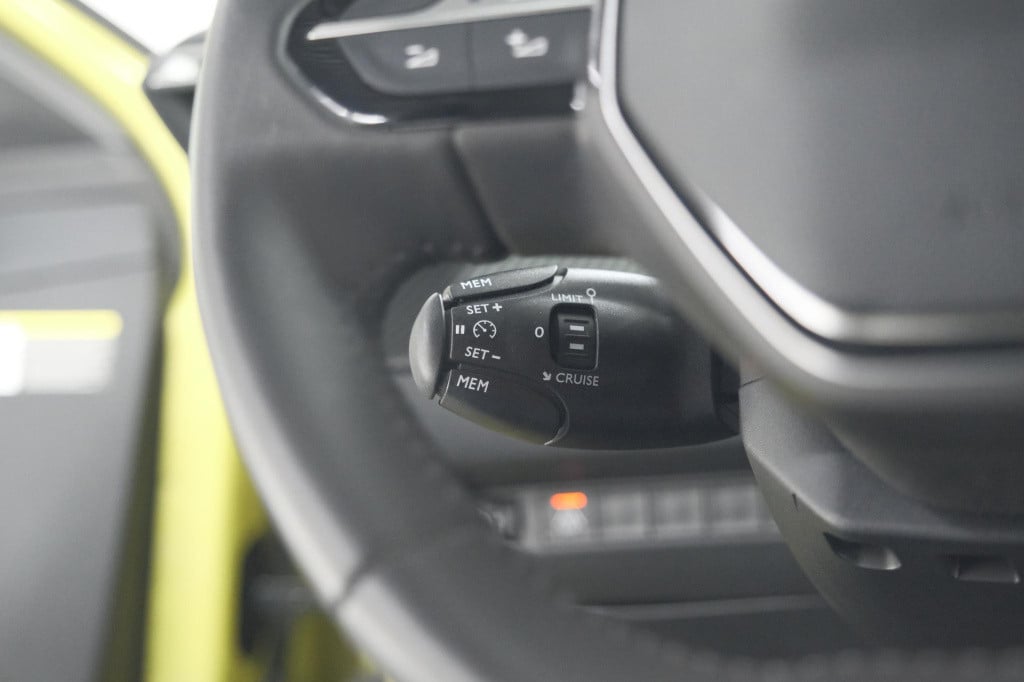 Peugeot 208 ev allure 50 kwh | stoelverwarming | apple carplay | parkeersen