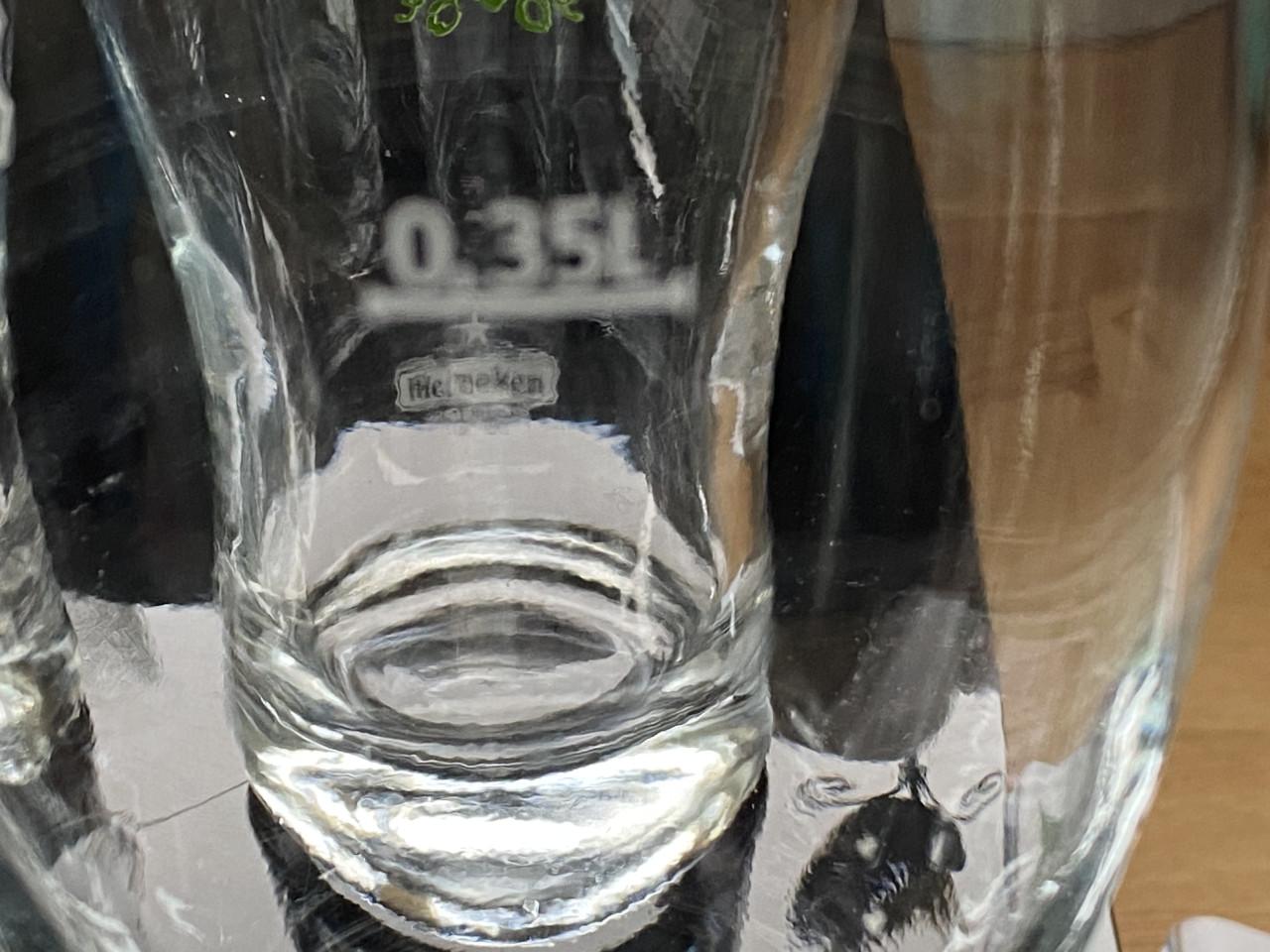 Grote Heineken glazen (6 stuks-€1 per stuk)