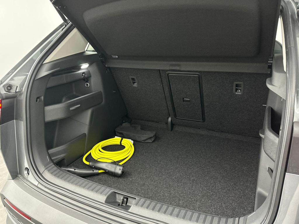 Skoda Elroq business edition elektromotor 150 kw / 204 pk suv