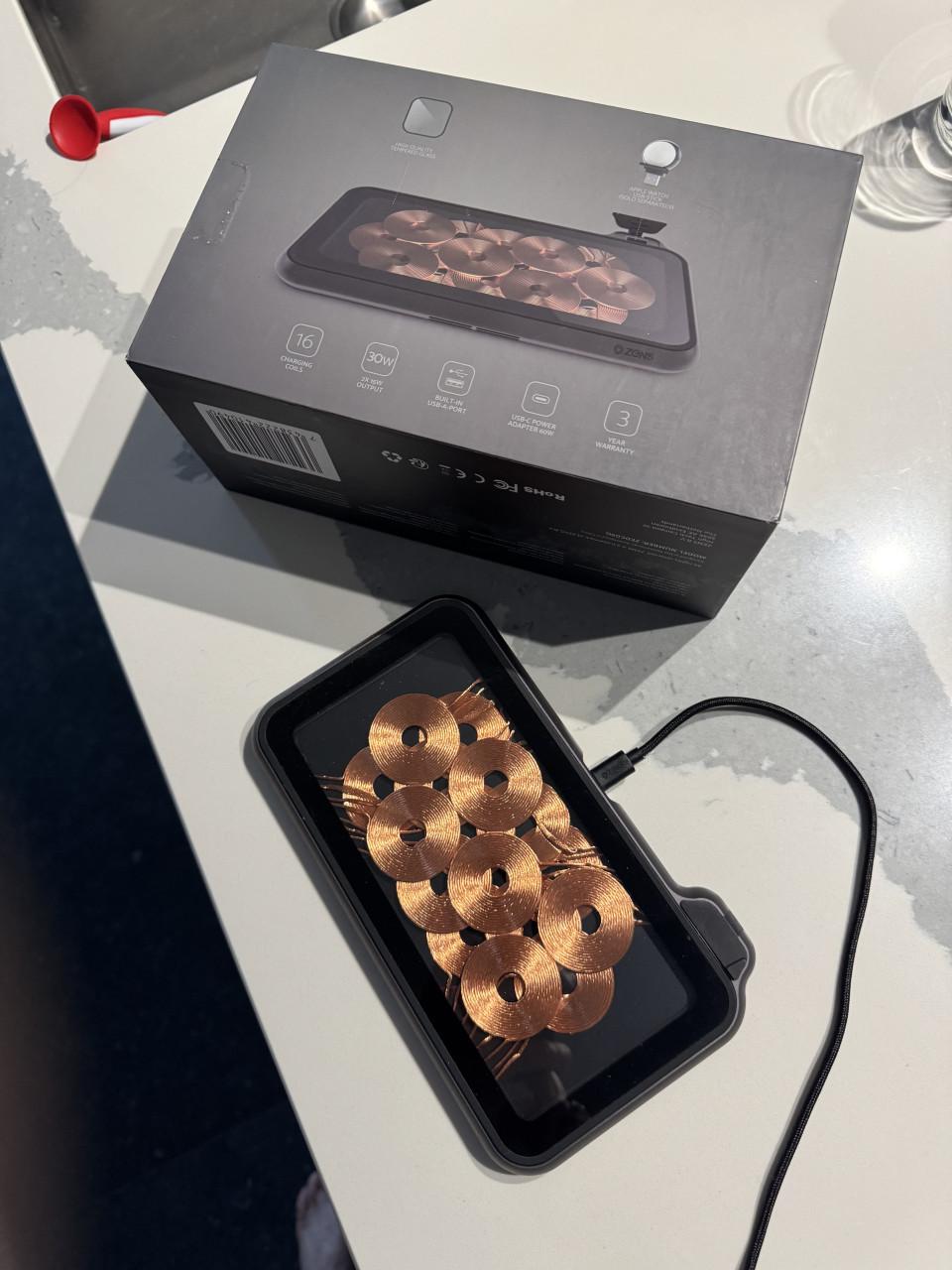 Te koop ZENS draadloze oplader voor Apple en Samsung