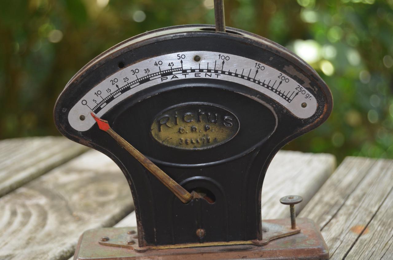 Antiek brievenweegschaaltje (1)