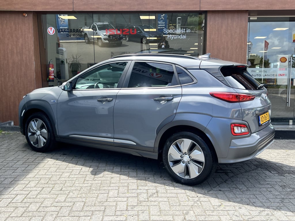 Hyundai Kona ev premium 64 kwh - 18 inch | head-up display | stoel- & stuur