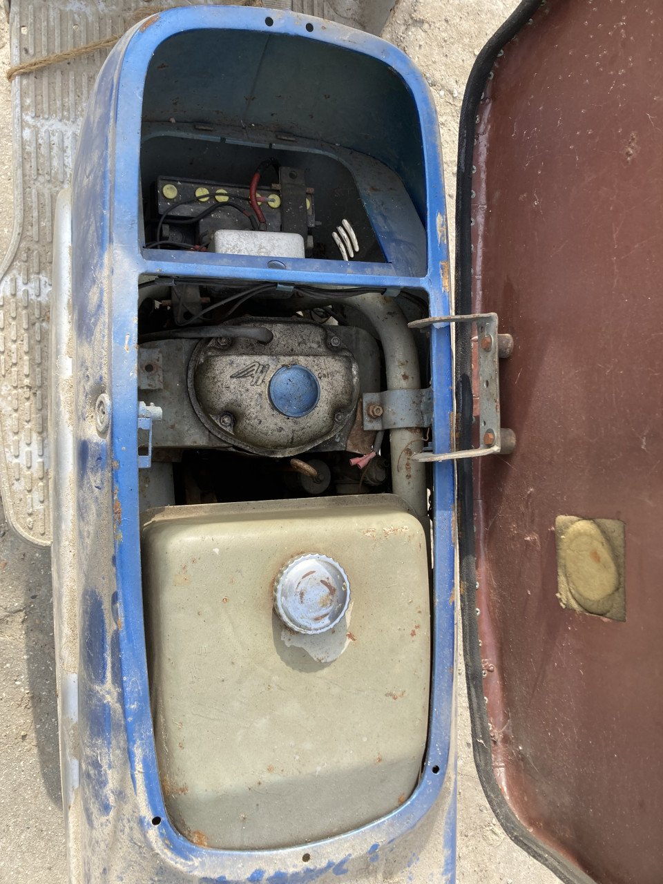 Motor scooter