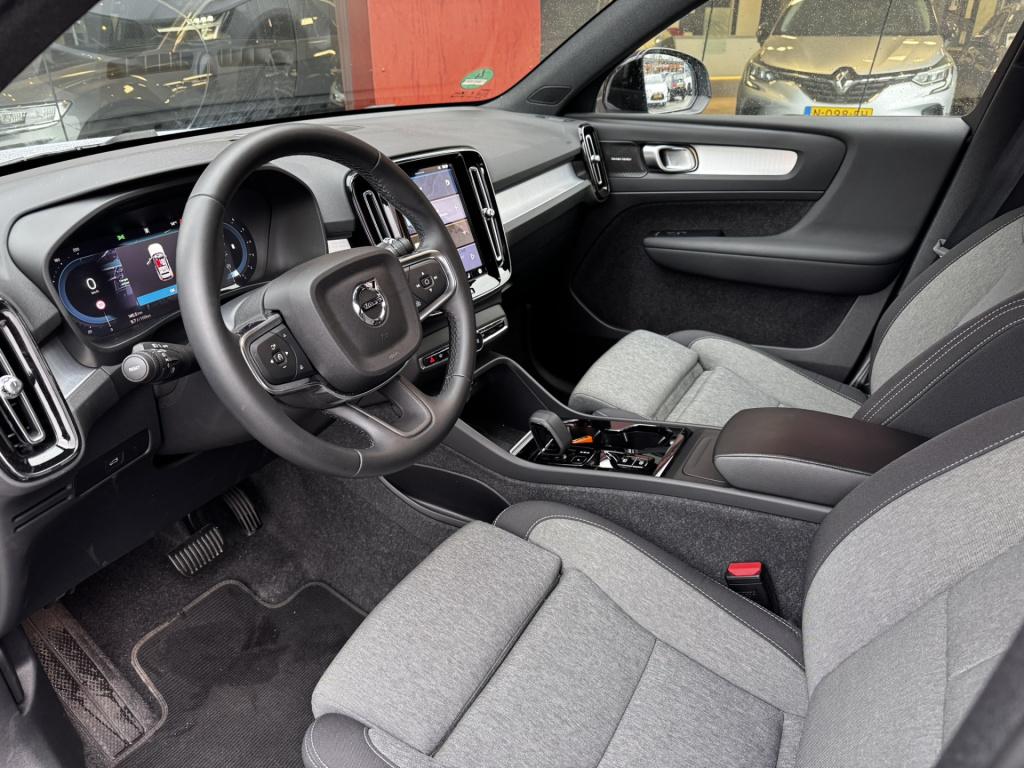 Volvo XC40 2.0 b4 plus dark | 18'' lmv | trekhaak | harman kardon