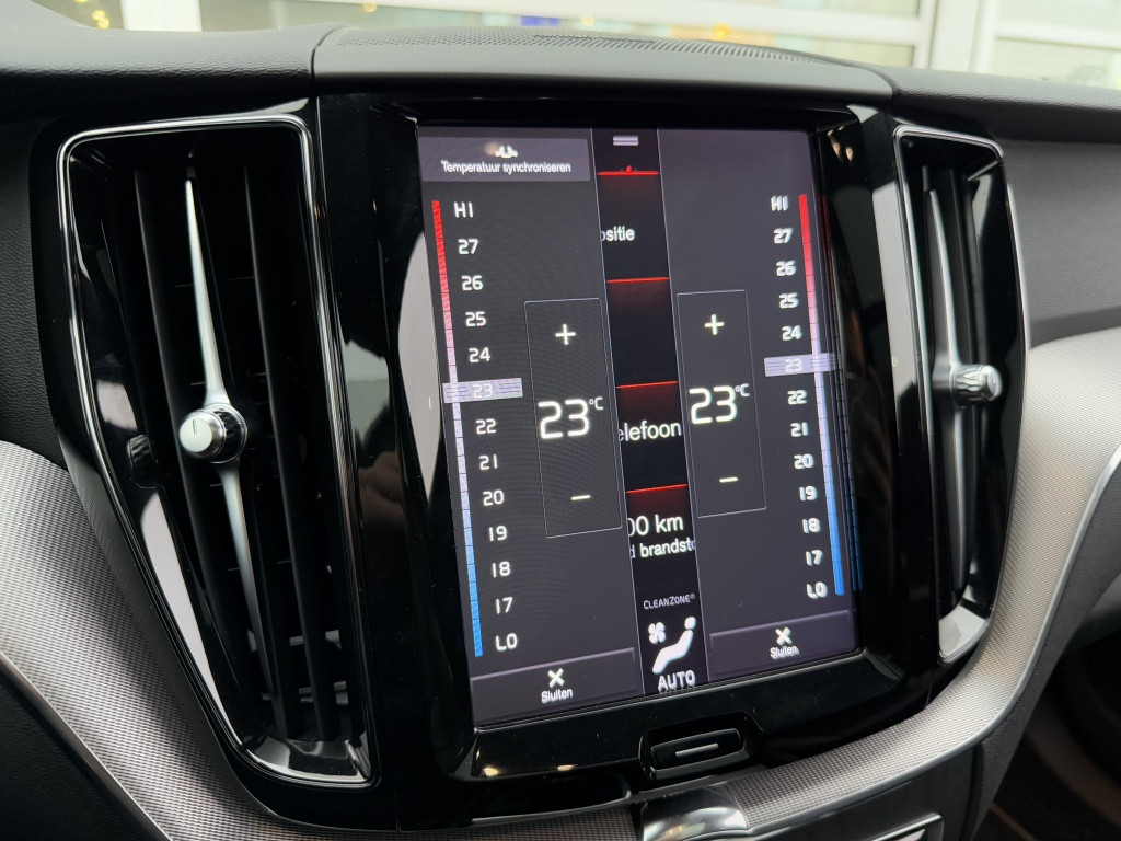 Volvo XC60 b5 264pk r-design| panodak| adap.cruise| 360camera| h&k sound
