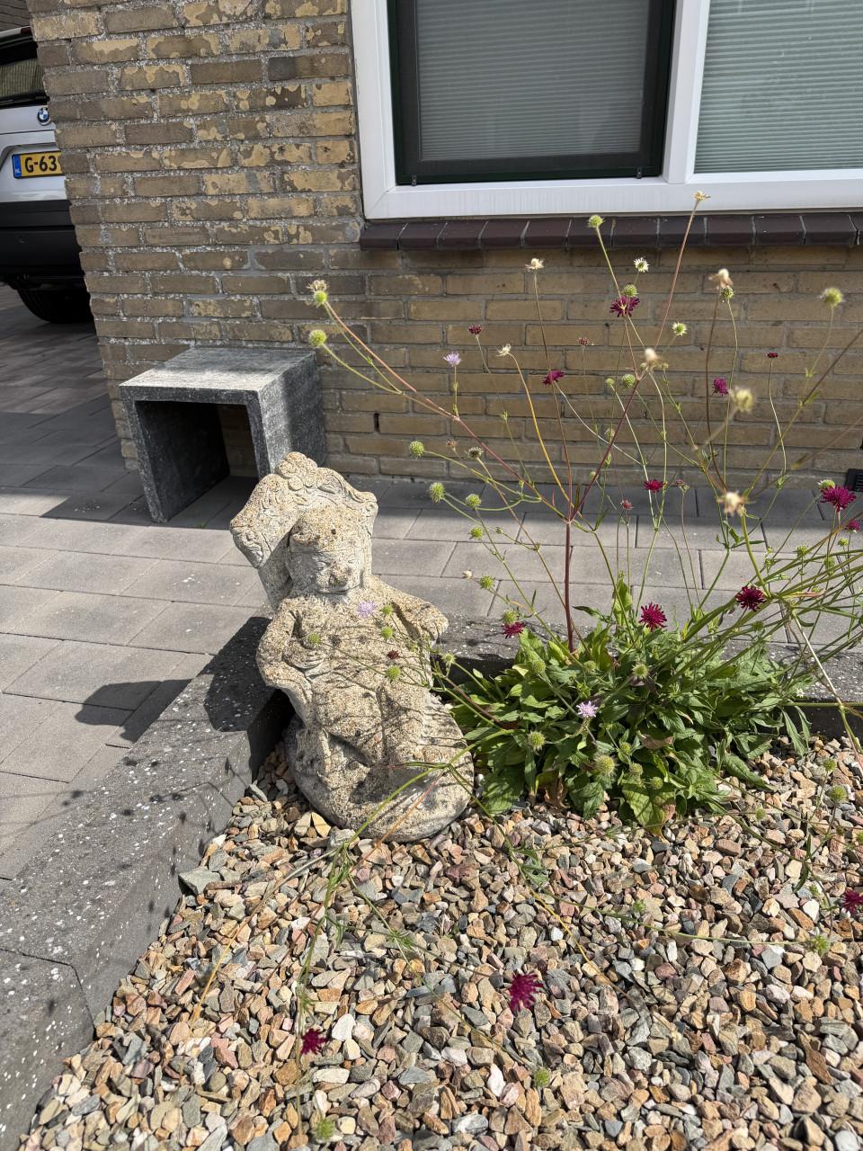 Betonnen tuinbeeld