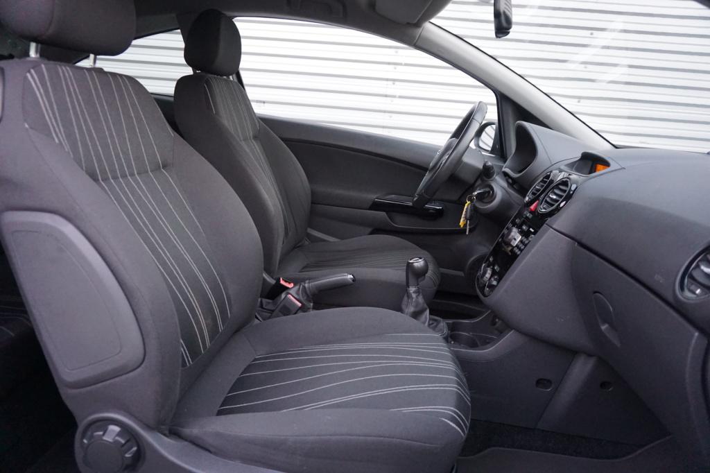 Opel Corsa 1.4-16v '111' edition airco / elektr. ramen / cruise / trekhaak