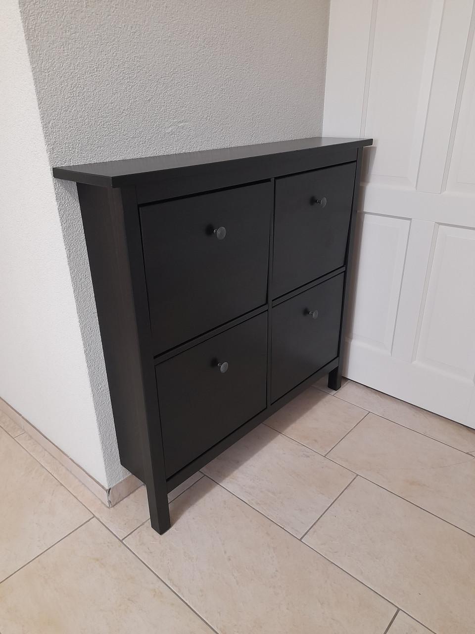 Schoenenkast 106 x 22 x 100,5 H ( in goede nette staat )