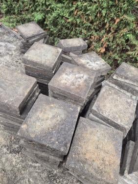 Oprijlaan/terras tegels 30x30x7 cm.