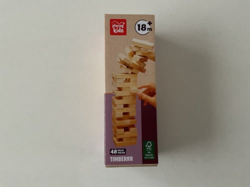 Heel veel houten speelgoed. Stapeltoren, blokken etc.
