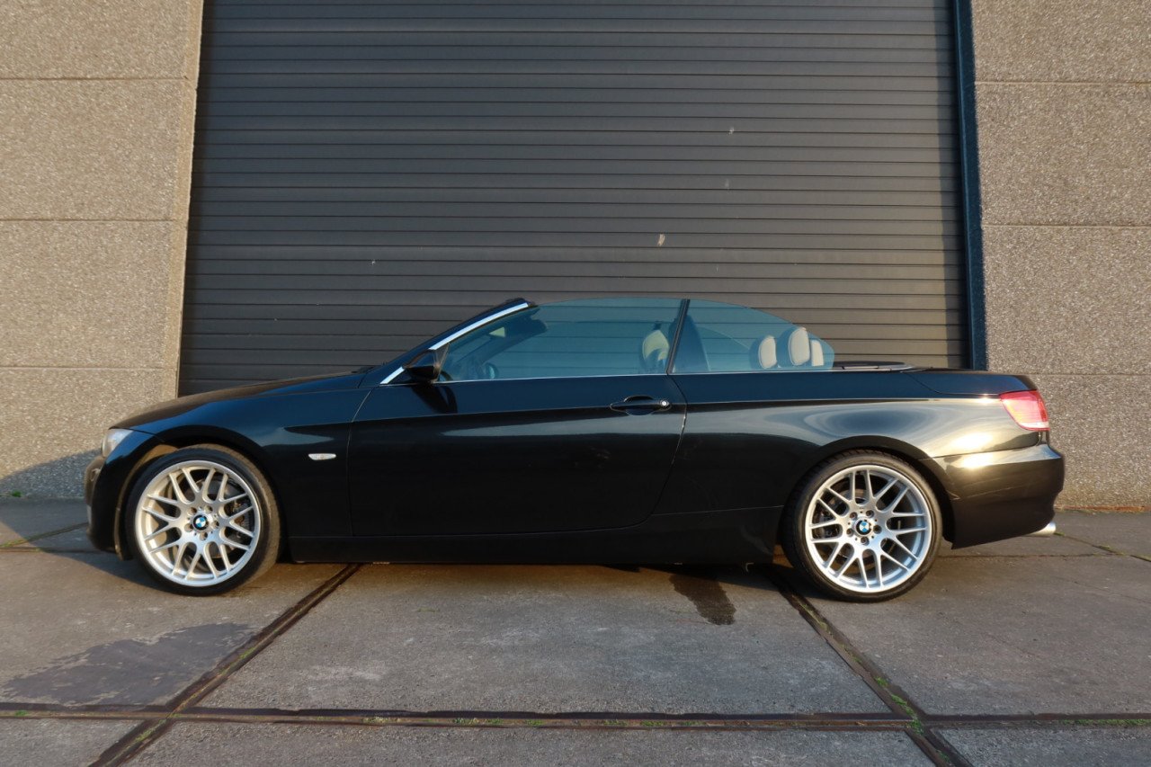 BMW 325i Cabriolet high executive 145DKM 2007