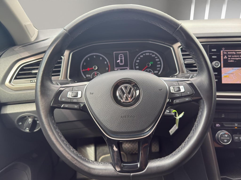 Volkswagen T-roc 1.5 tsi style dsg navigatie | two tone | parkeer v+a | aut