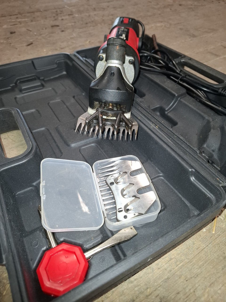 Schapenscheermachine.
