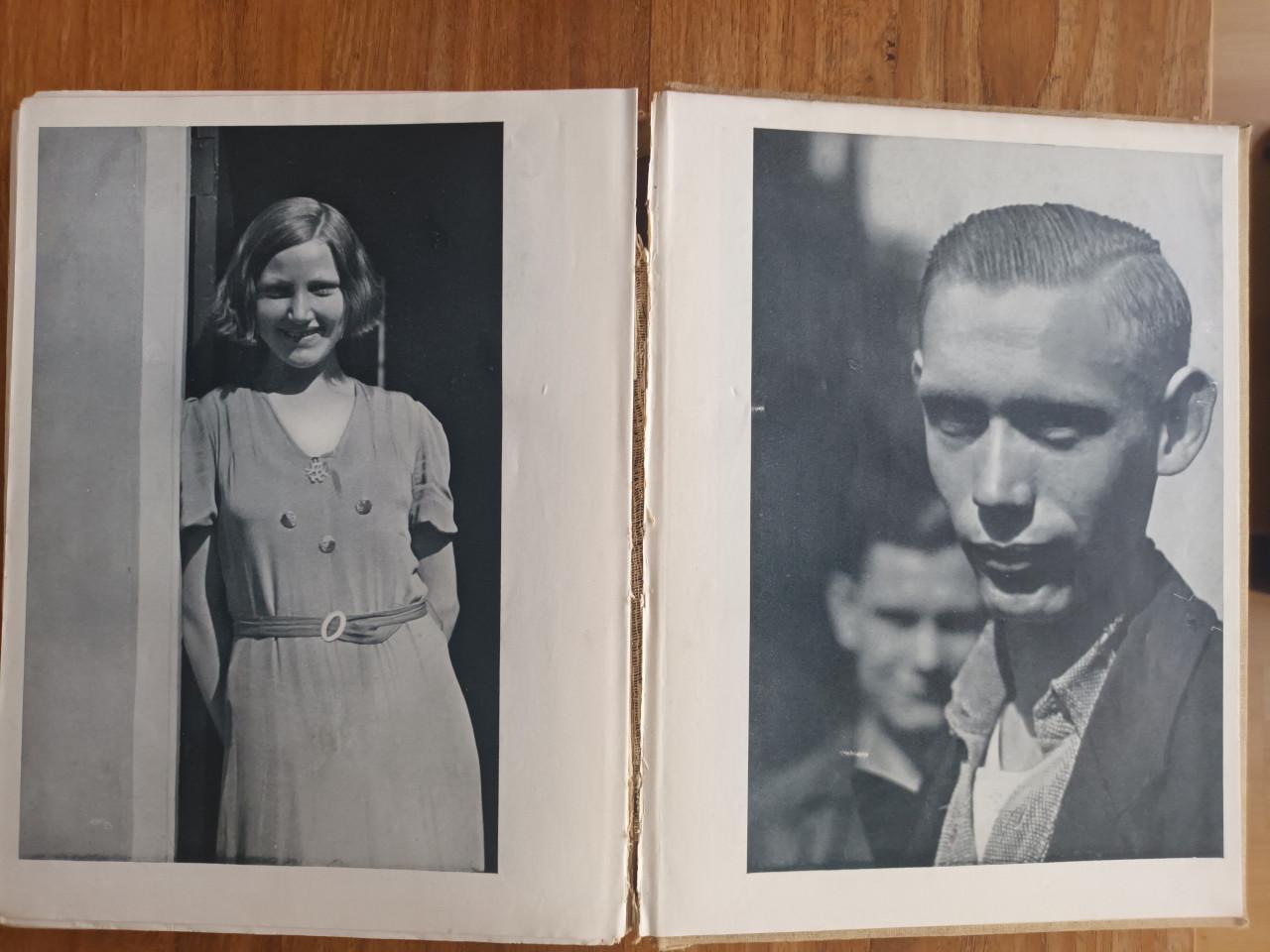 Volk bij den weg uit 1937