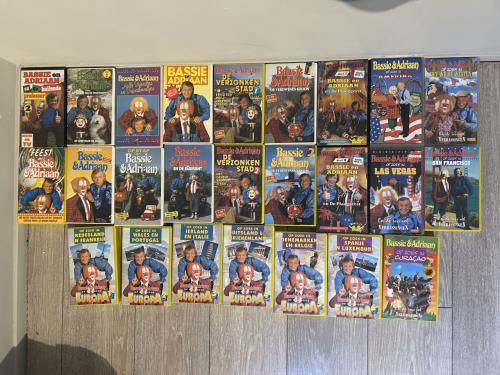 Bassie en Adriaan VHS collectie (bijna helemaal compleet)