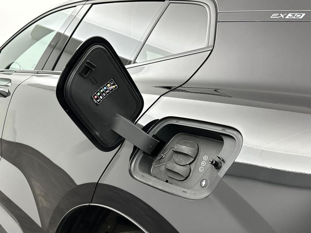 Volvo Ex30 extended range ultra