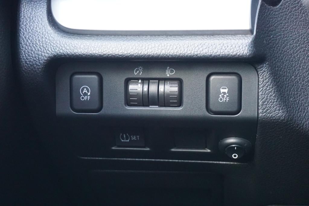 Subaru Xv 2.0i luxury awd airco / navi / cruise / camera / leder / parkeers