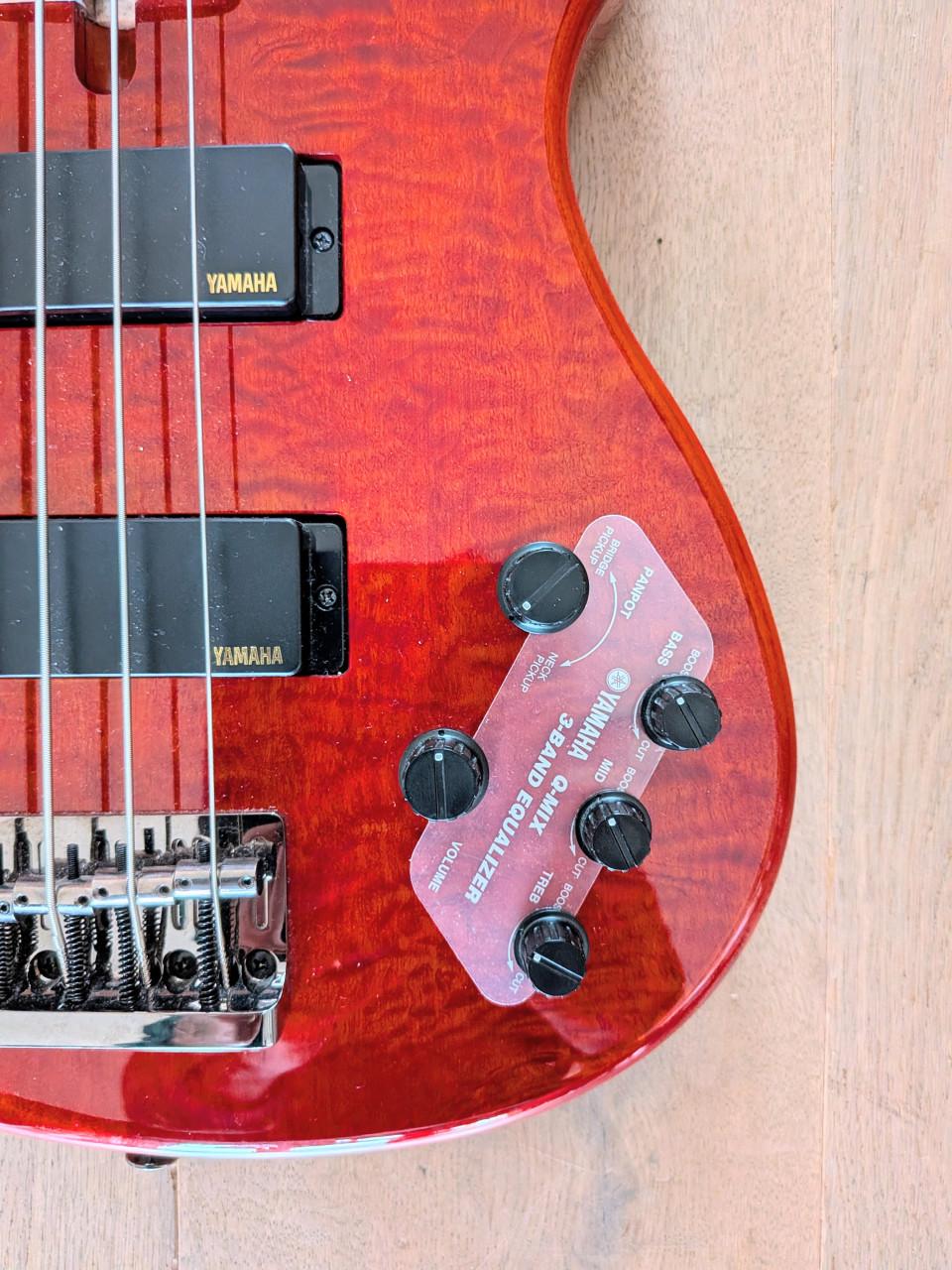 Yamaha TRB1004J  4-snarige elektrische basgitaar