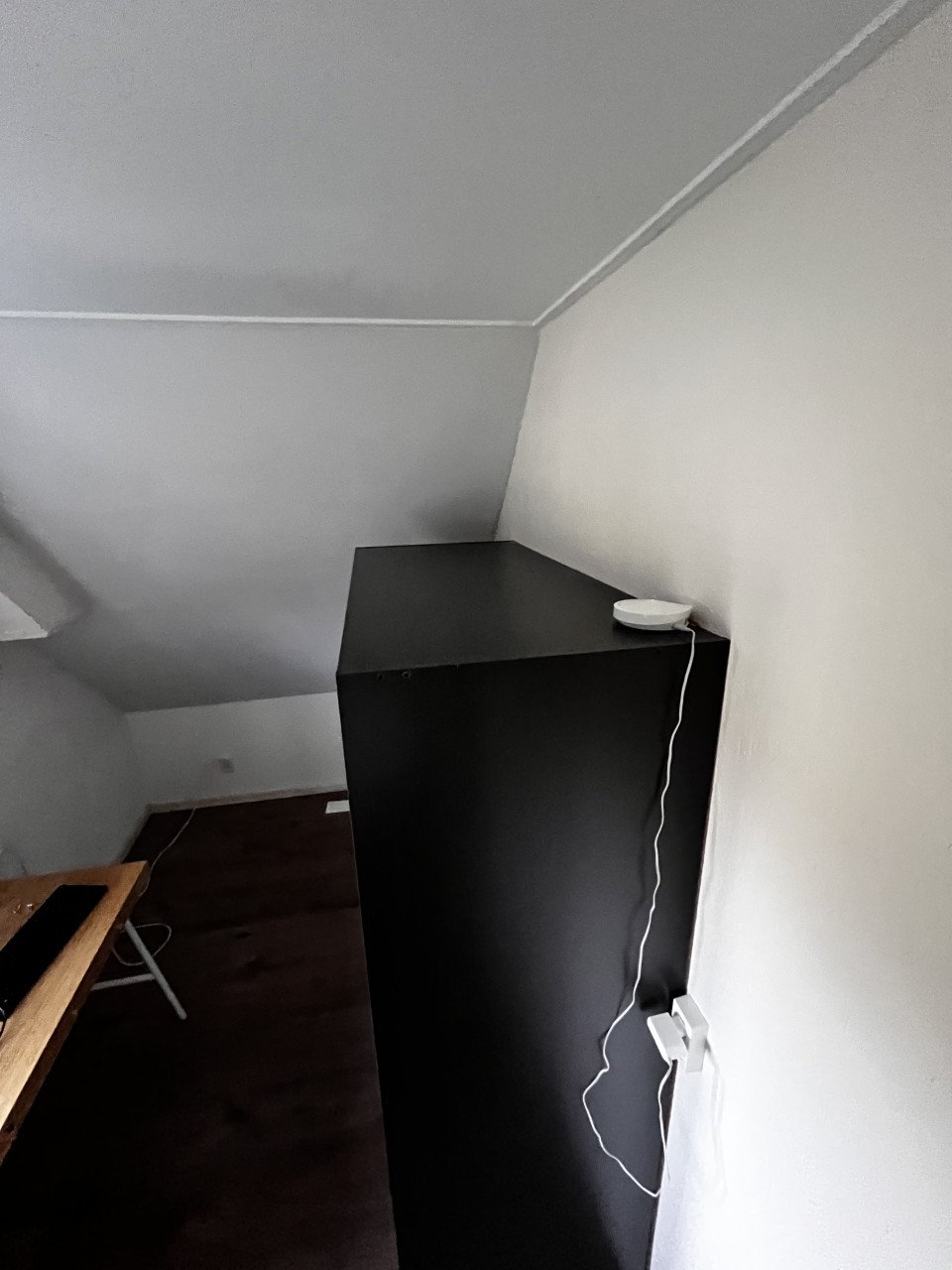 Kledingkast. Zwart.