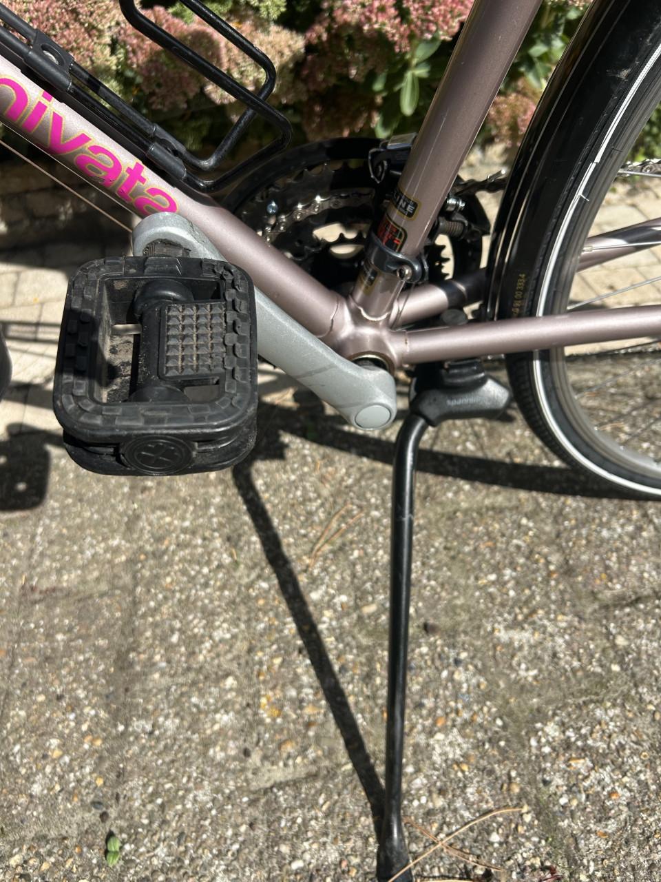 Dames fiets Koga Miyata 28 inch. 21 versn. velgrem verlichting. OK!