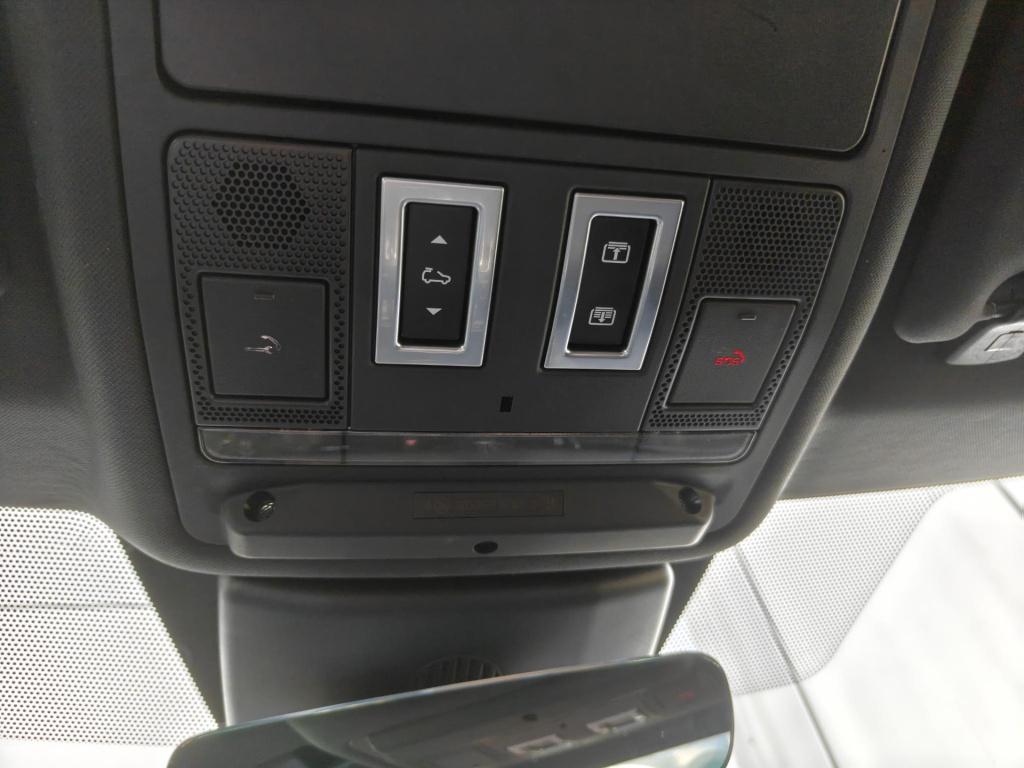 Land Rover Range Rover 1.5 p300e awd r-dynamic se