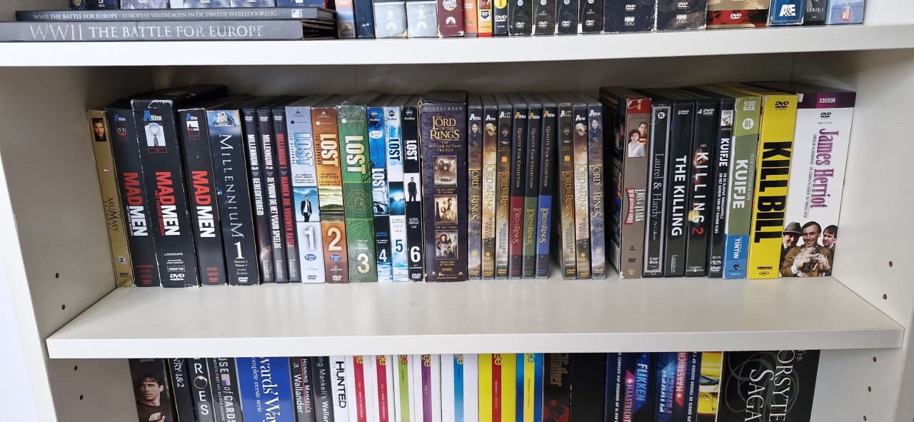 2,5 verhuisdoos aan dvd's vanalles wat