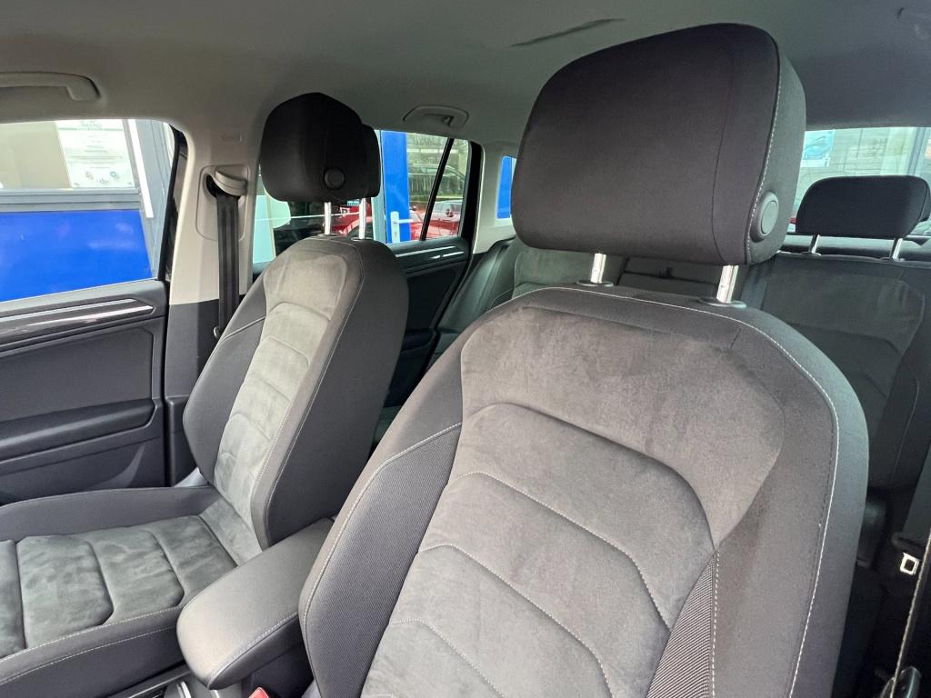 Volkswagen Tiguan 2.0 tsi 4motion r-line highline, virtual cockpit, trekhaa