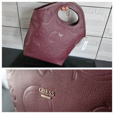 Guess tas – bordeaux rood met logo en handvatten