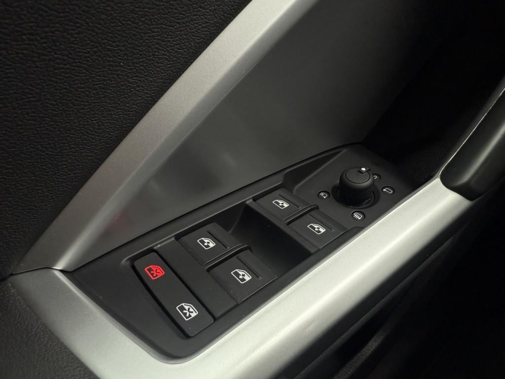 Audi Q3 35 tfsi pro line sport // dealeronderhouden //