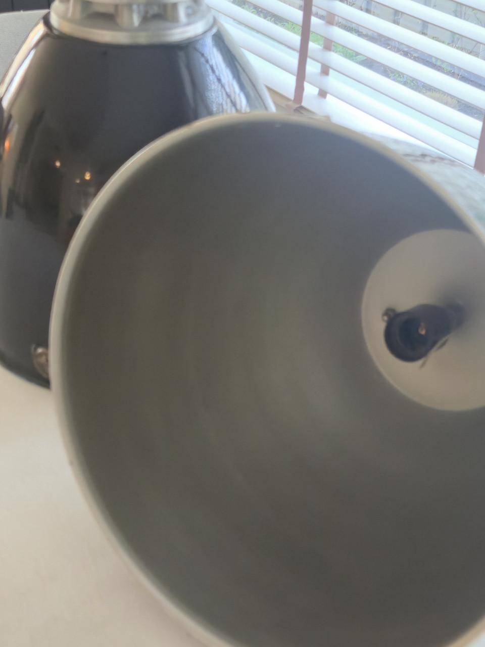 2 Industriële lampen