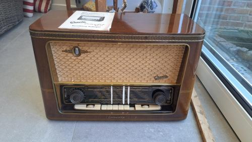 Vintage radio Graets comedia 4r/216