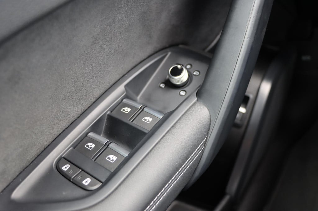 Audi Q5 55 tfsi e s edition competition 367pk s-tronic