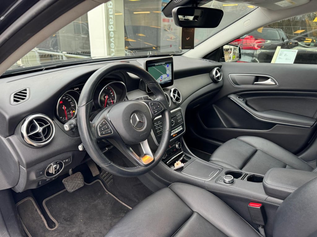 Mercedes-Benz Gla-klasse 180 business solution