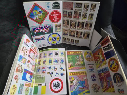 3 plakboeken vol met geplakte stickers allerlei. T.E.A.B.