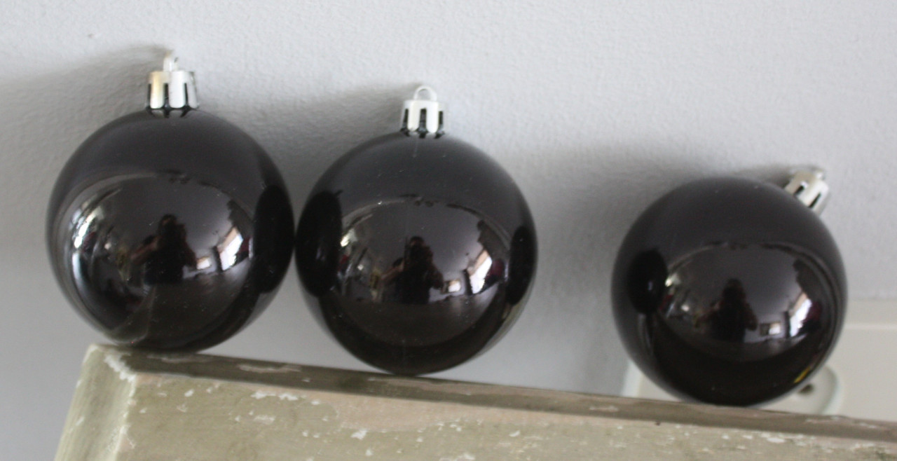 Set van 3 zwarte kunsttsof kerstballen
