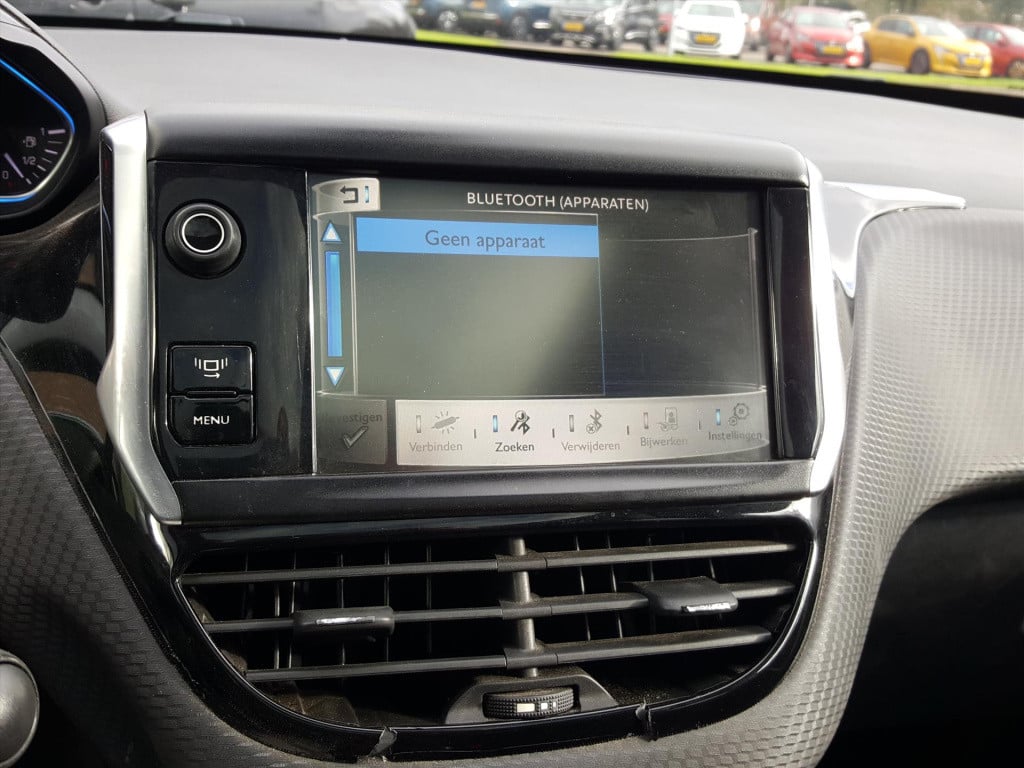 Peugeot 2008 1.6 vti 120pk allure navigatie | trekhaak | cruise & climate c