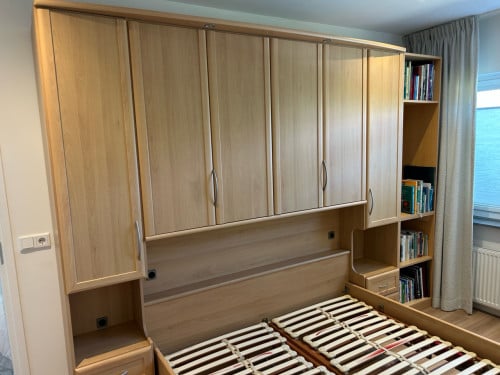 Slaapkamer meubel: bed ombouw met nachtkastjes en kastruimte