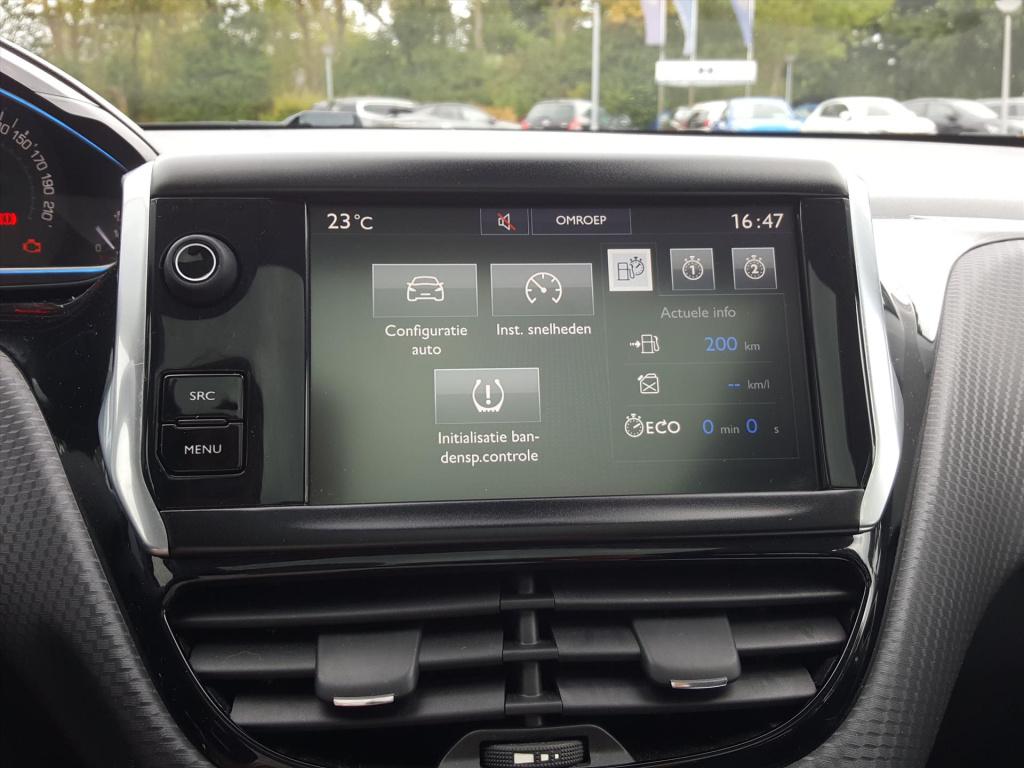 Peugeot 2008 allure1.2 puretech 110pk navigatie | cruise & climate control 