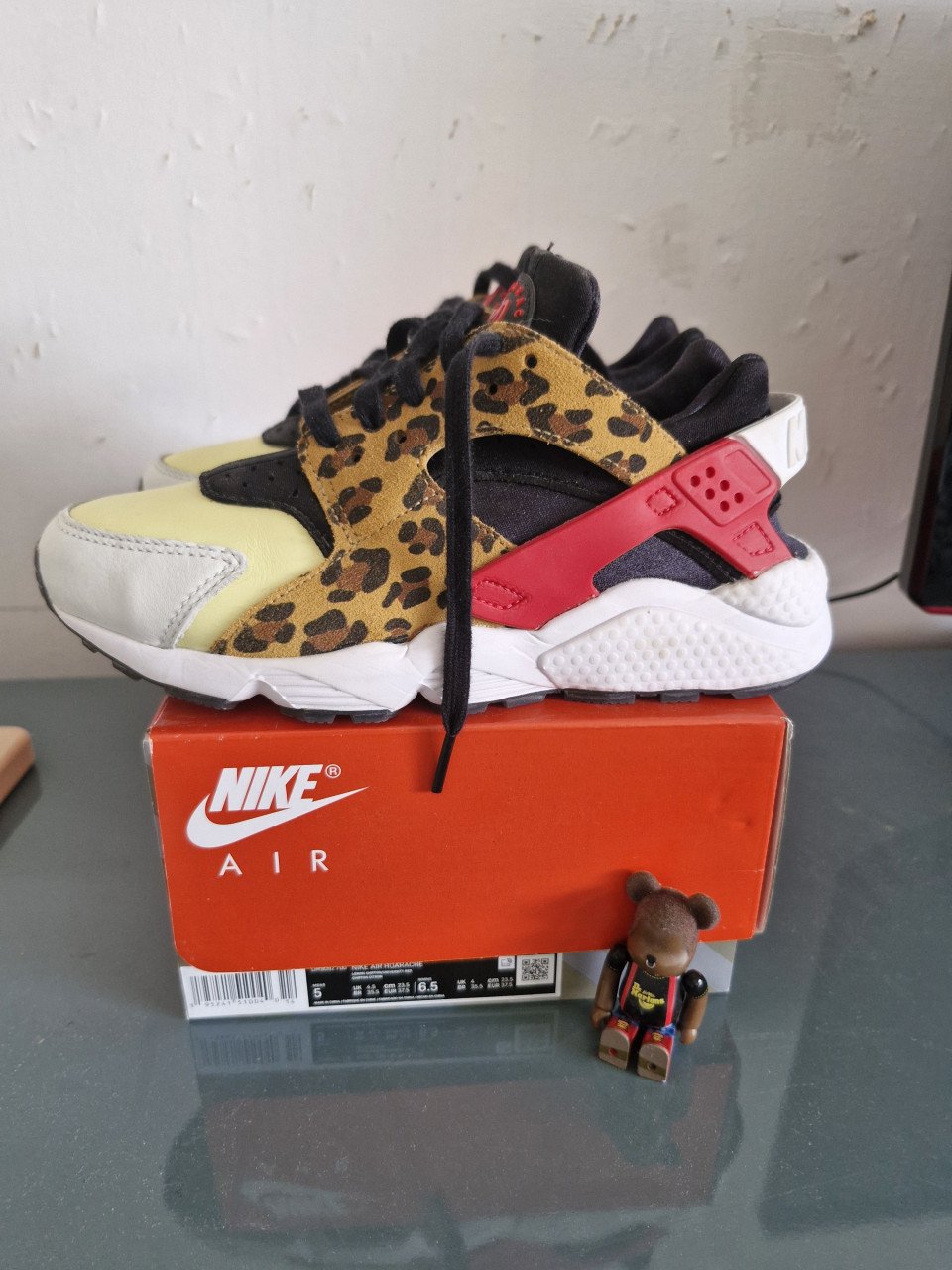 Nike Air Huarache SNKRS day maat 37.5